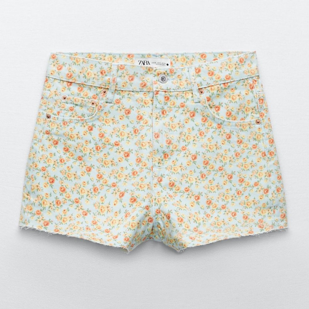 Zara Denim Shorts The 90’s High Rise Raw Hem Floral Print Shorts